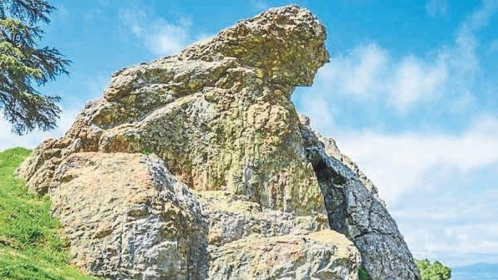 Ağlayan Kaya: Efsane ile Gerçeğin Buluştuğu Manisa Mirası